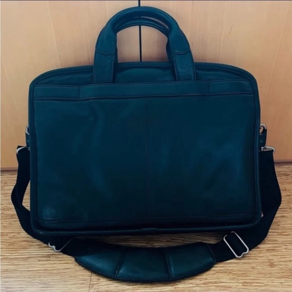 LIKE NEW - Tumi Alpha 2 T-Pass Medium Screen Laptop Slim Leather